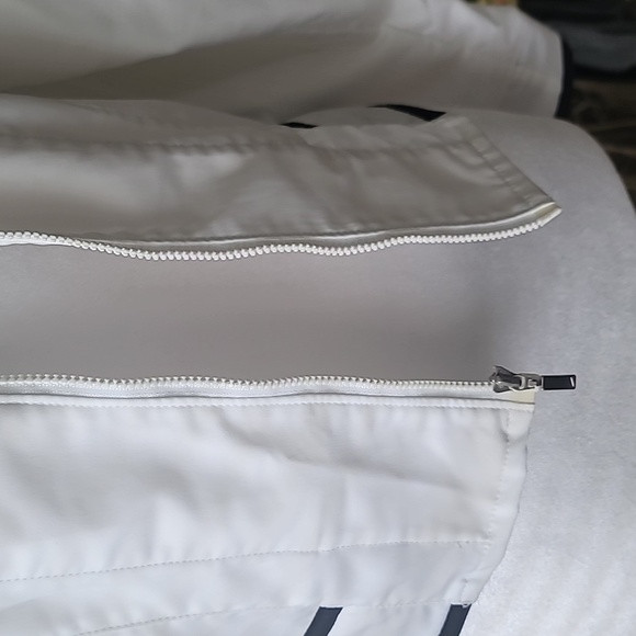 Nike White Jacket with Pockets - Picture 4 of 11